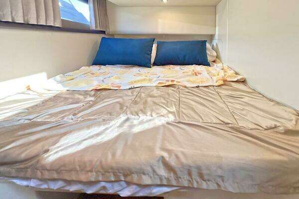 Carver C40 Yacht For Sale