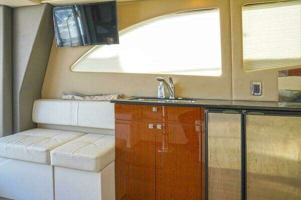 Carver C40 Yacht For Sale