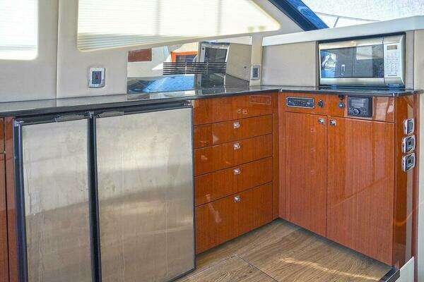 Carver C40 Yacht For Sale