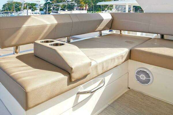 Carver C40 Yacht For Sale
