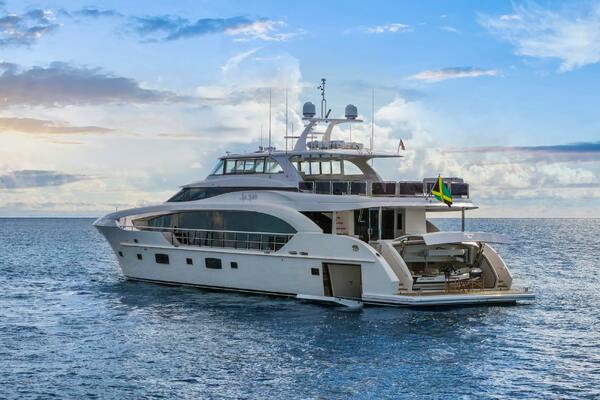 MISS MICHELLE 122ft Horizon Yacht For Sale