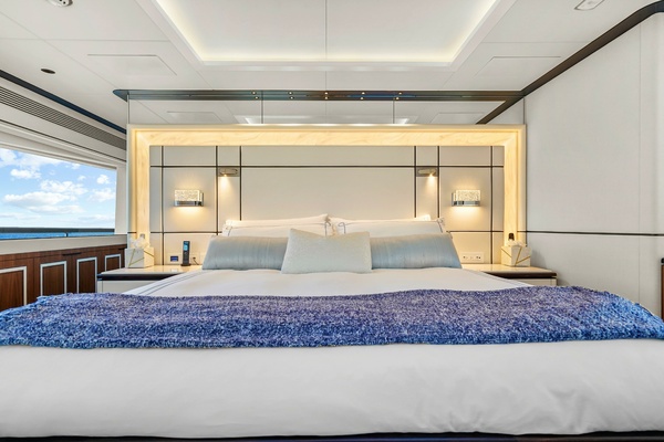 MISS MICHELLE 122ft Horizon Yacht For Sale