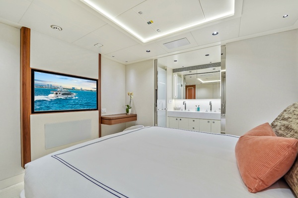 MISS MICHELLE 122ft Horizon Yacht For Sale