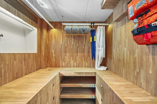 MISS MICHELLE 122ft Horizon Yacht For Sale