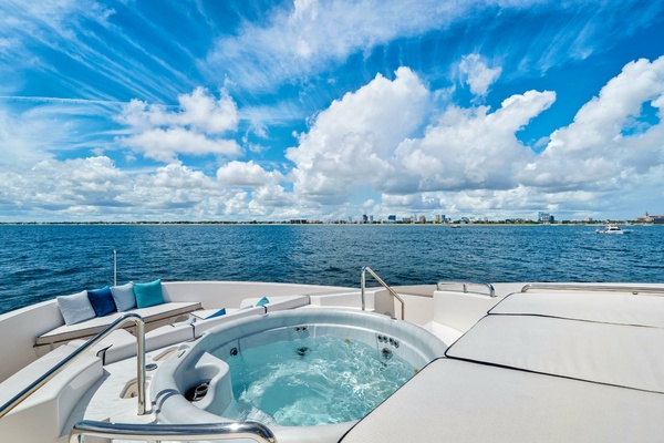 MISS MICHELLE 122ft Horizon Yacht For Sale