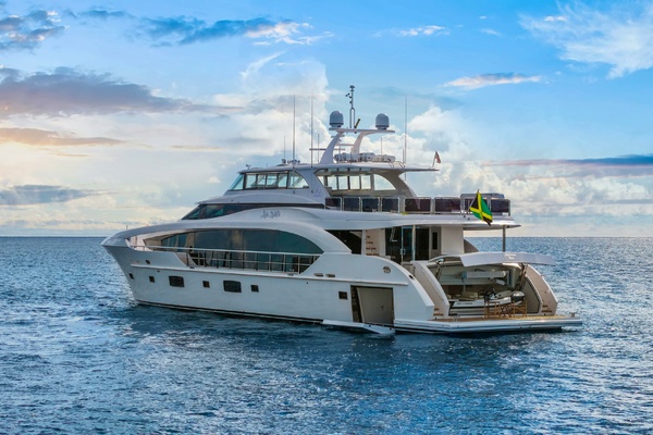 MISS MICHELLE 122ft Horizon Yacht For Sale