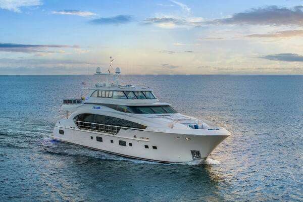 122' Horizon Yacht