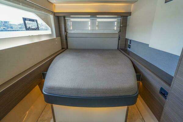 Robertson & Caine  Yacht For Sale