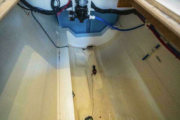 Robertson & Caine  Yacht For Sale