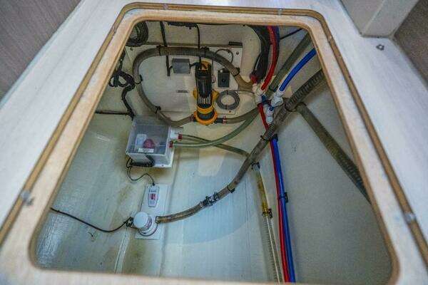 Robertson & Caine  Yacht For Sale