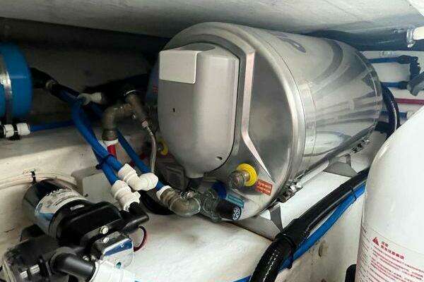 True North 34 Outboard Express Yacht For Sale