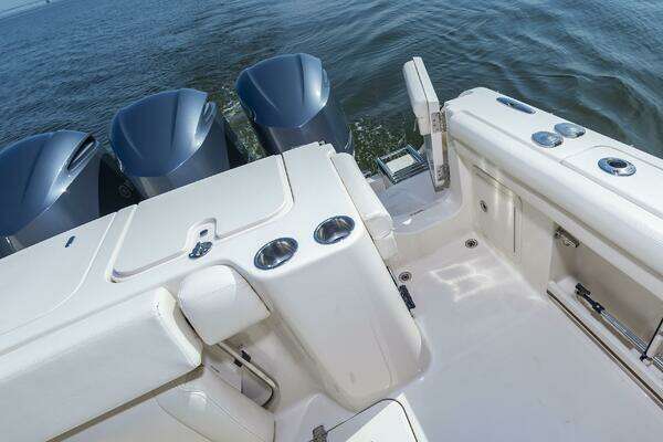 Grady-White Freedom 335 Yacht For Sale