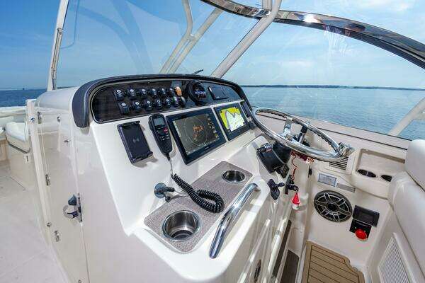 Grady-White Freedom 335 Yacht For Sale