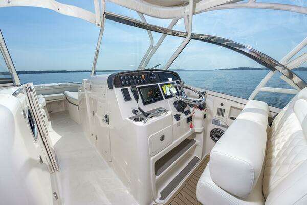 Grady-White Freedom 335 Yacht For Sale