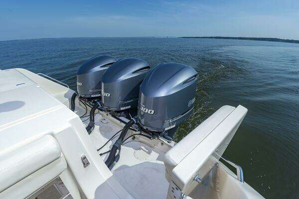 Grady-White Freedom 335 Yacht For Sale