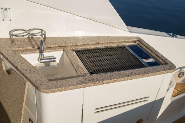 35ft Sea Ray Yacht For Sale