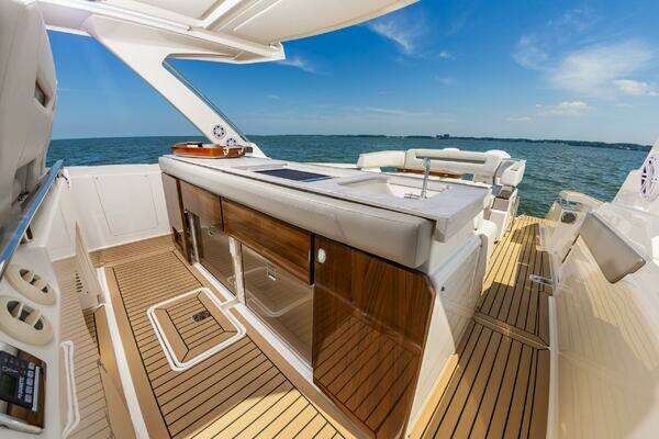 Tiara Yachts 43 LS Yacht For Sale