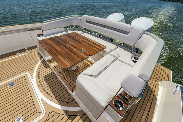 Tiara Yachts 43 LS Yacht For Sale