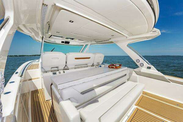Tiara Yachts 43 LS Yacht For Sale