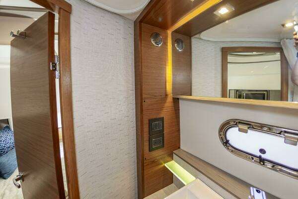 Tiara Yachts 43 LS Yacht For Sale