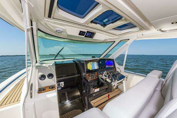 Tiara Yachts 43 LS Yacht For Sale
