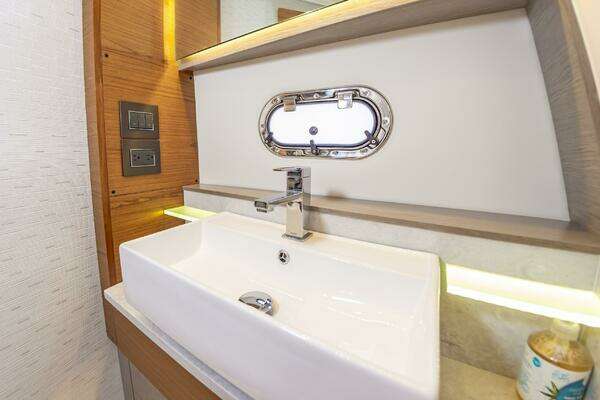 Tiara Yachts 43 LS Yacht For Sale