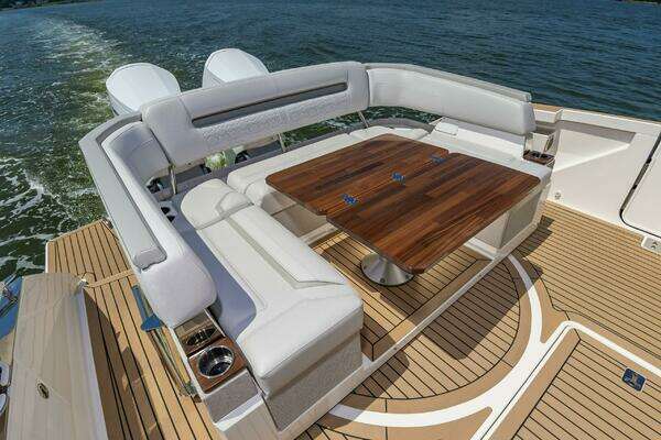 Tiara Yachts 43 LS Yacht For Sale