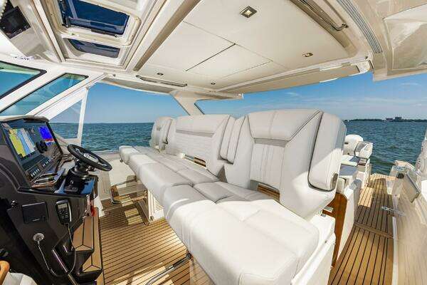 Tiara Yachts 43 LS Yacht For Sale