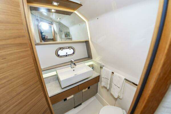 Tiara Yachts 43 LS Yacht For Sale