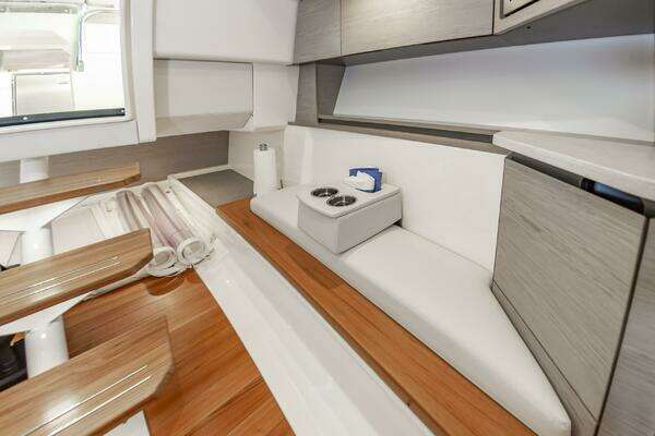 Tiara Yachts 43 LS Yacht For Sale