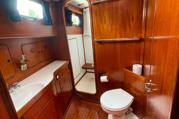 Lyman-Morse  Yacht For Sale