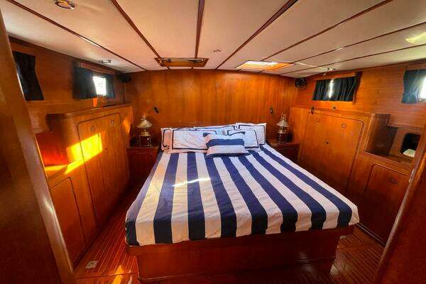 Lyman-Morse  Yacht For Sale