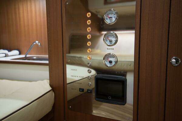 Leonardo Yachts Eagle 38 Yacht For Sale