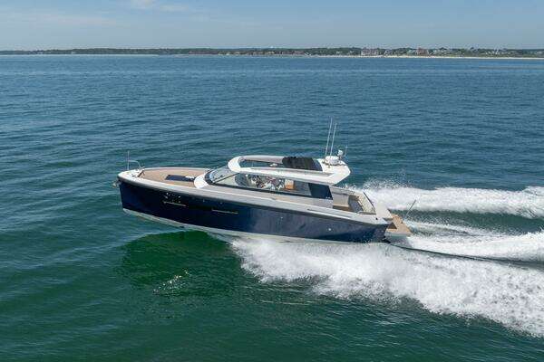 Delta Powerboats 33 Coupe Yacht For Sale