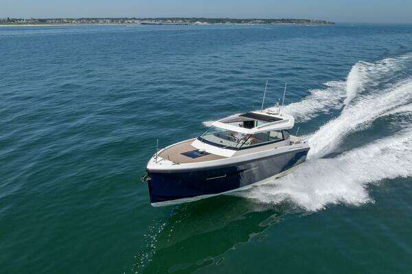 Delta Powerboats 33 Coupe Yacht For Sale