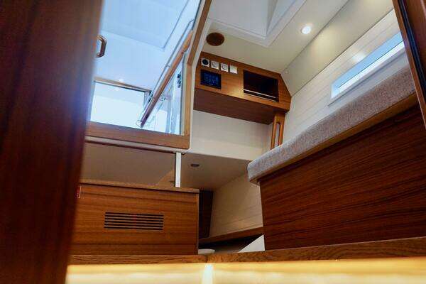 Delta Powerboats 33 Coupe Yacht For Sale
