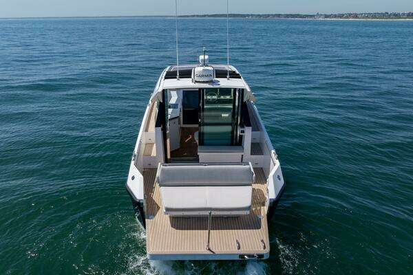 Delta Powerboats 33 Coupe Yacht For Sale
