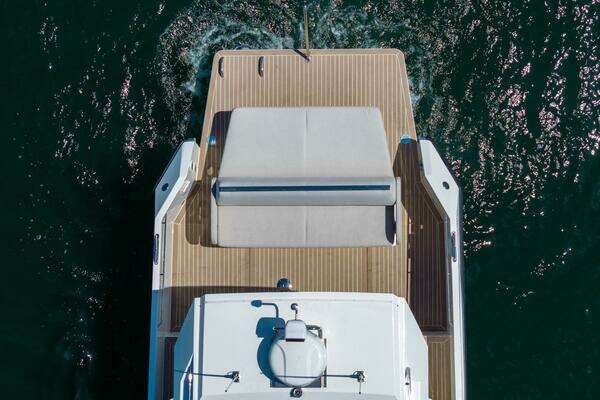Delta Powerboats 33 Coupe Yacht For Sale