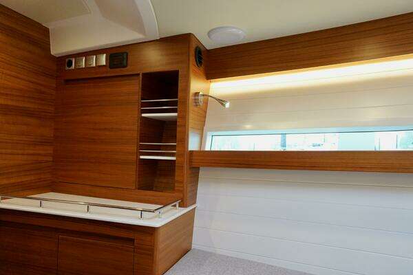 Delta Powerboats 33 Coupe Yacht For Sale