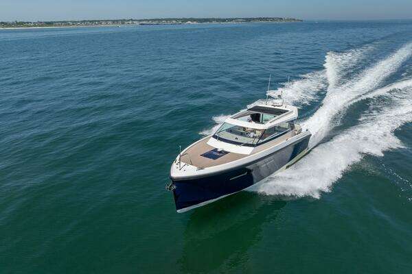 Delta Powerboats 33 Coupe Yacht For Sale