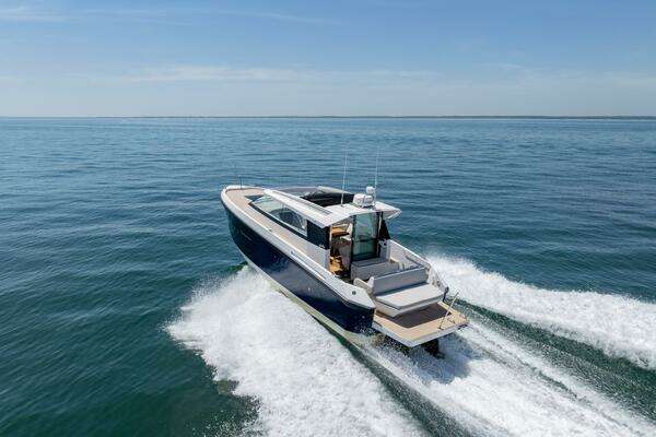 Delta Powerboats 33 Coupe Yacht For Sale