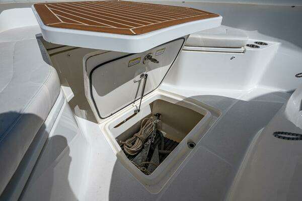 Boston Whaler 370 Outrage Yacht For Sale