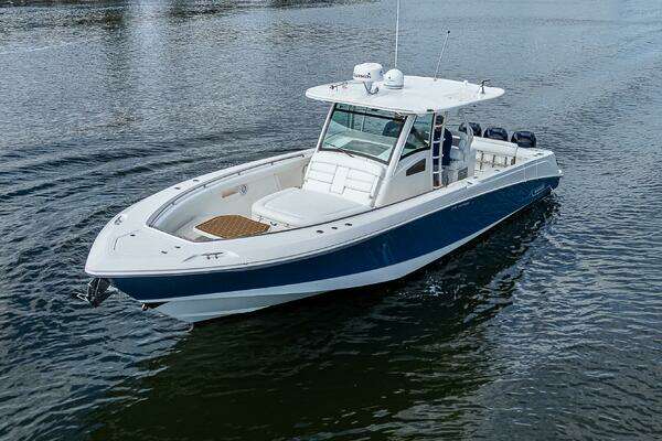 Boston Whaler 370 Outrage Yacht For Sale