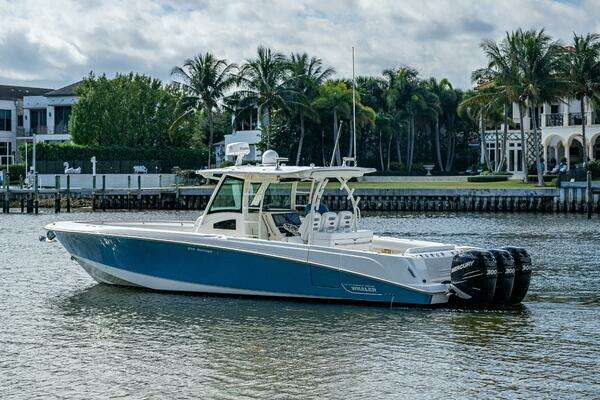 Boston Whaler 370 Outrage Yacht For Sale