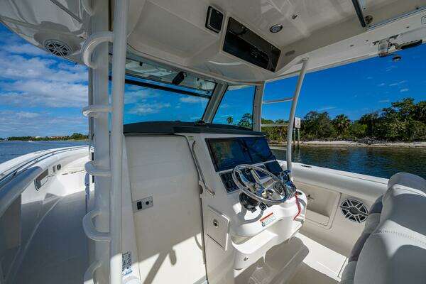 2011 Boston Whaler 37