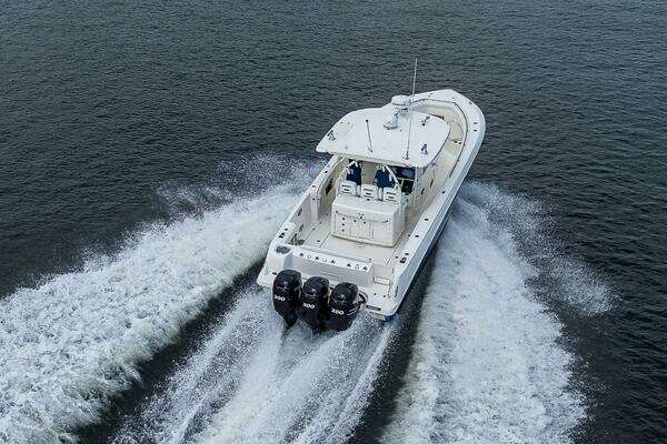 Boston Whaler 370 Outrage Yacht For Sale