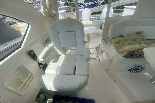 Pursuit  Yacht For Sale