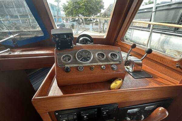 Photo of the 1978 Albin Dual Cabin "PANGEA"