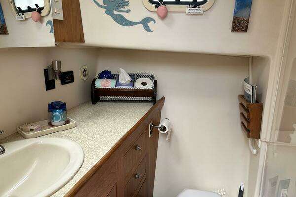 Mainship 430 Trawler Yacht For Sale