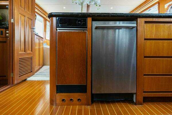 Grand Alaskan 64 Pilot House Yacht For Sale